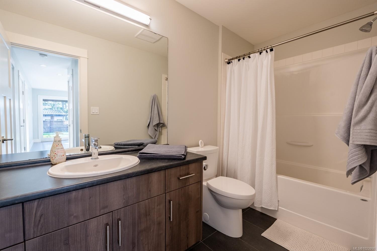 7420 Cottage Way, Lake Cowichan, BC