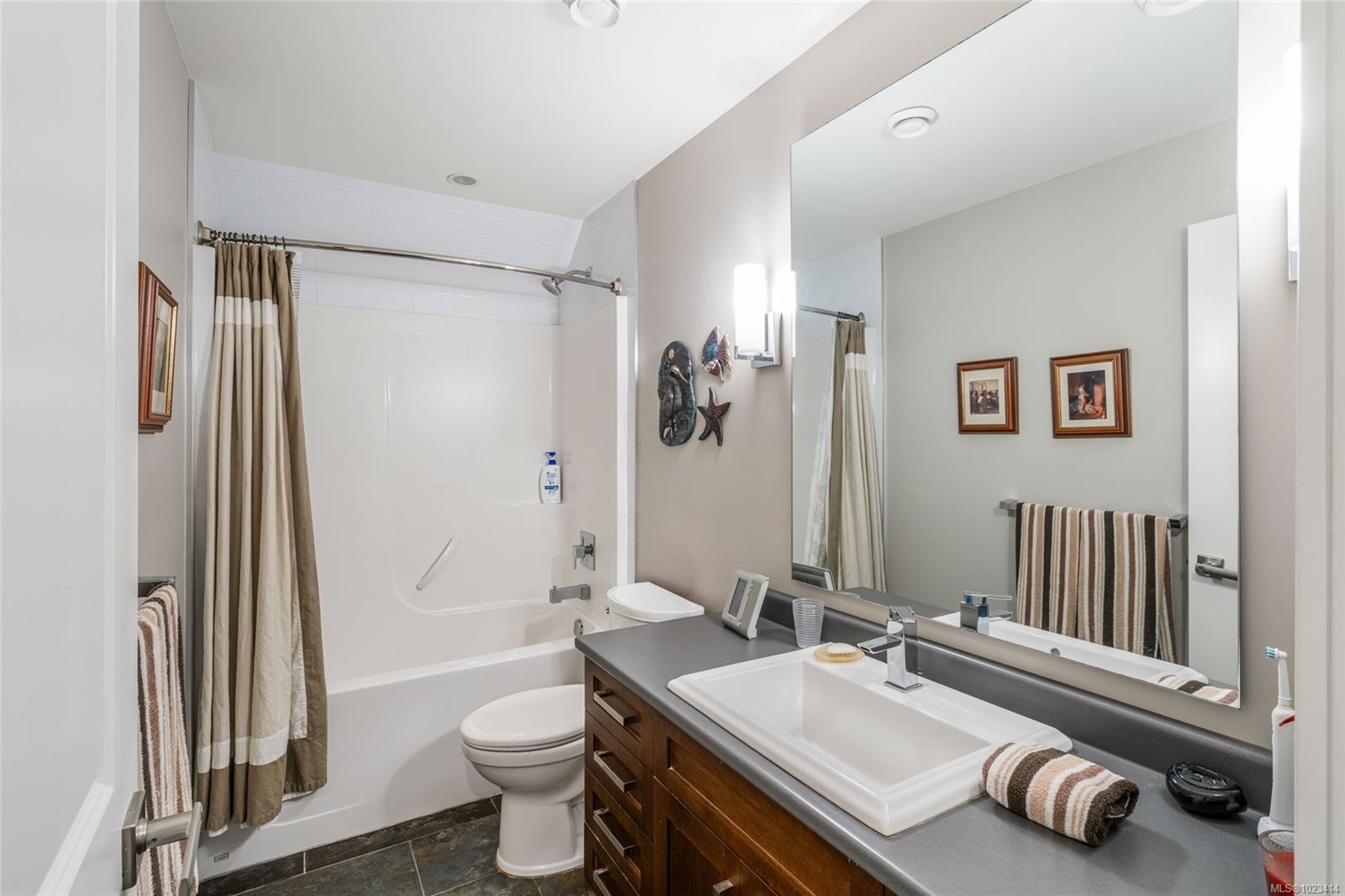 609 Prospect Pointe Dr, French Creek, BC