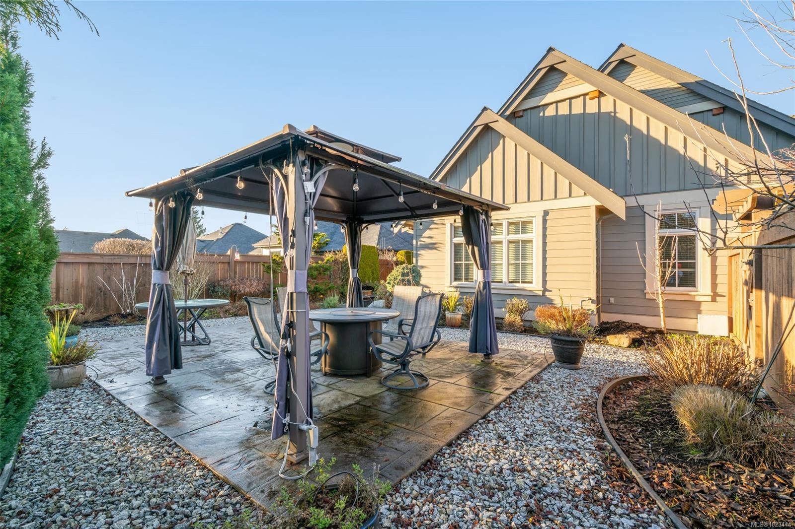 609 Prospect Pointe Dr, French Creek, BC