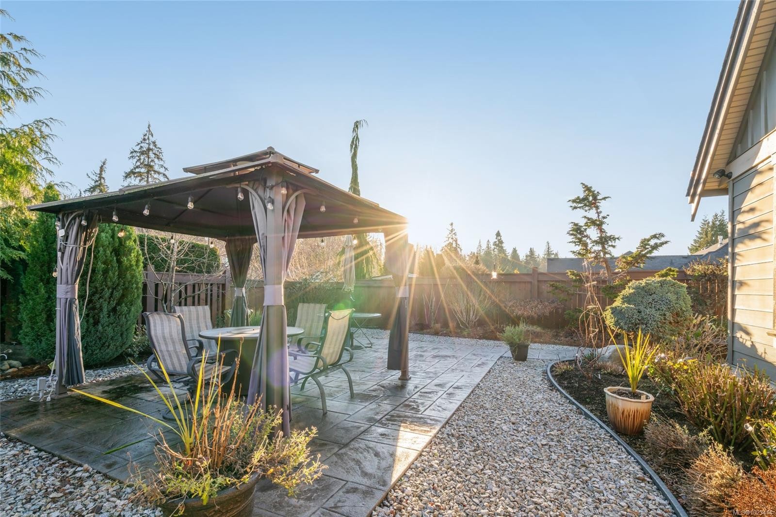 609 Prospect Pointe Dr, French Creek, BC