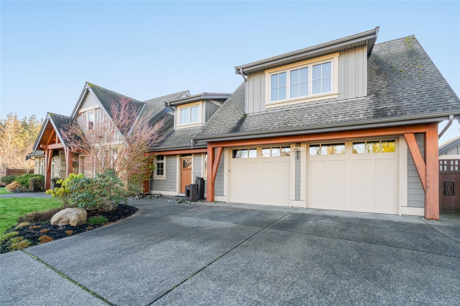 609 Prospect Pointe Dr, French Creek, BC