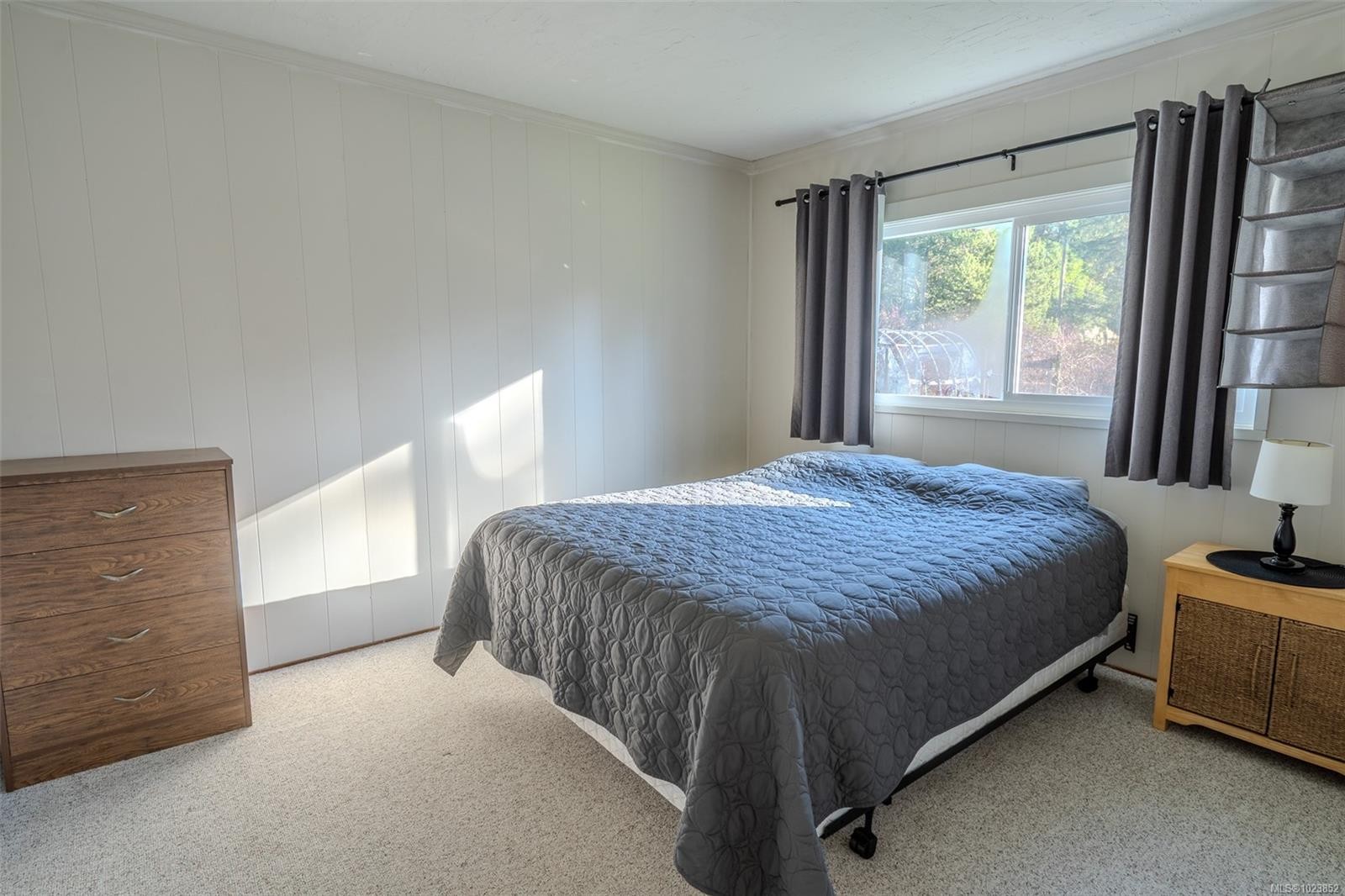 274 Park Dr, Salt Spring, BC - Indoor Photo Showing Bedroom