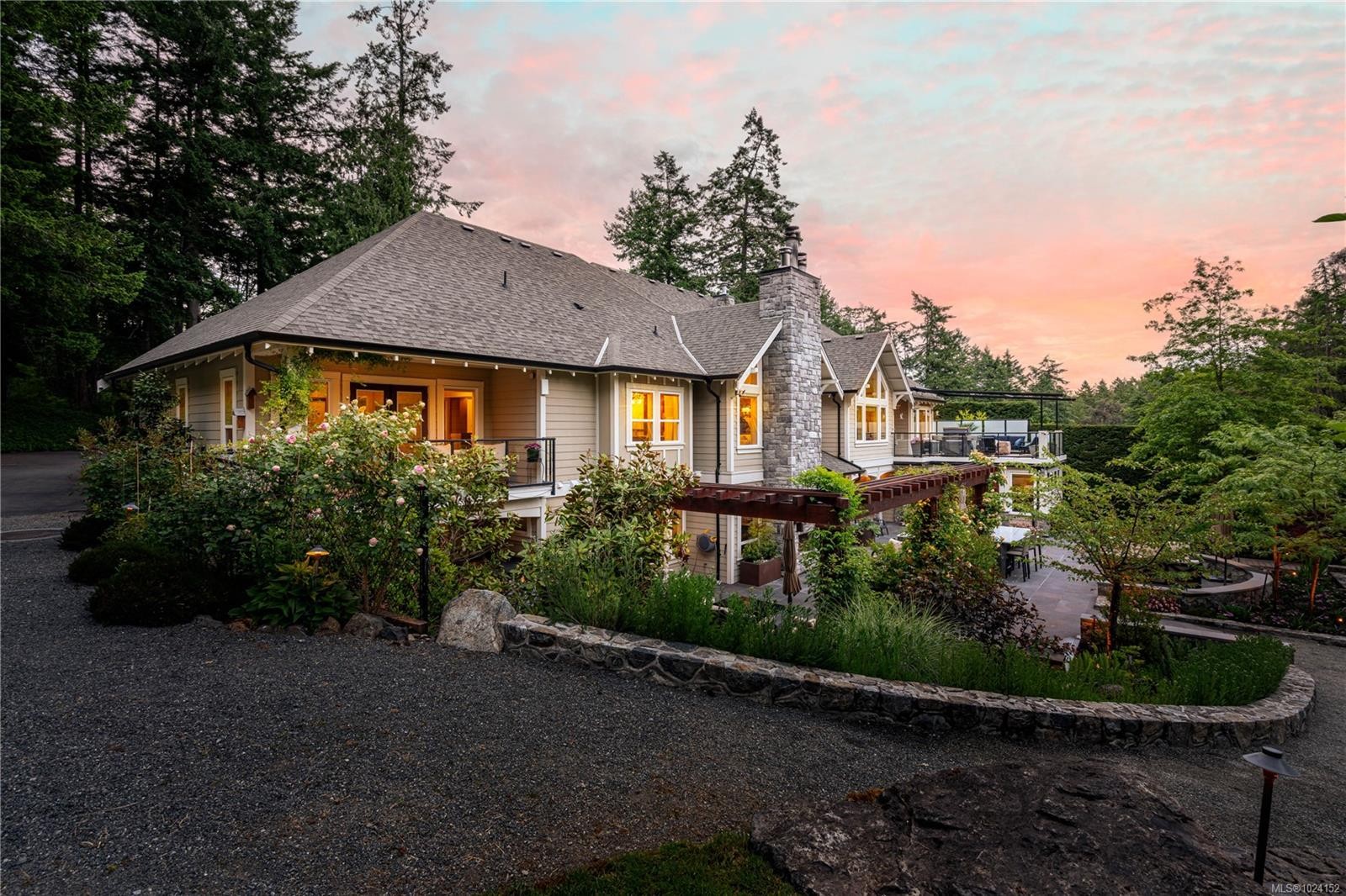 441 Glendower Rd, Saanich, BC