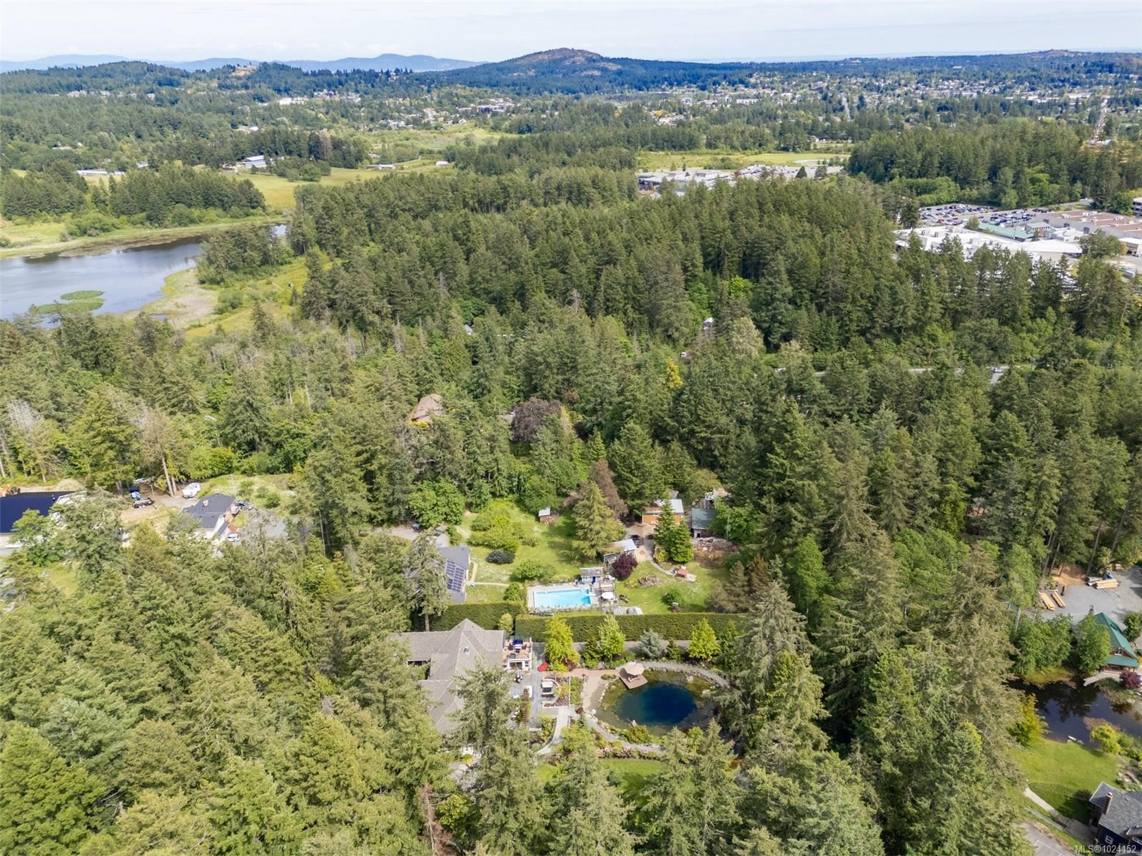 441 Glendower Rd, Saanich, BC