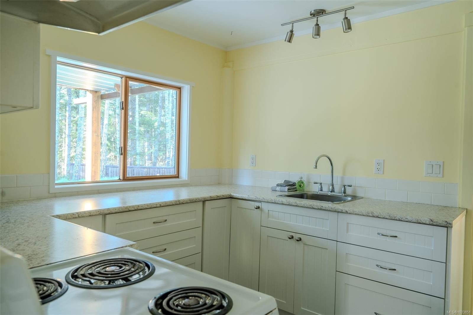 121 Thomas Rd, Salt Spring, BC