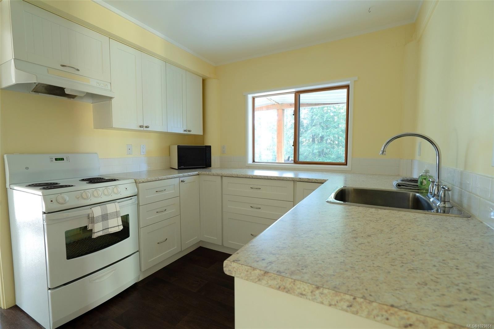 121 Thomas Rd, Salt Spring, BC