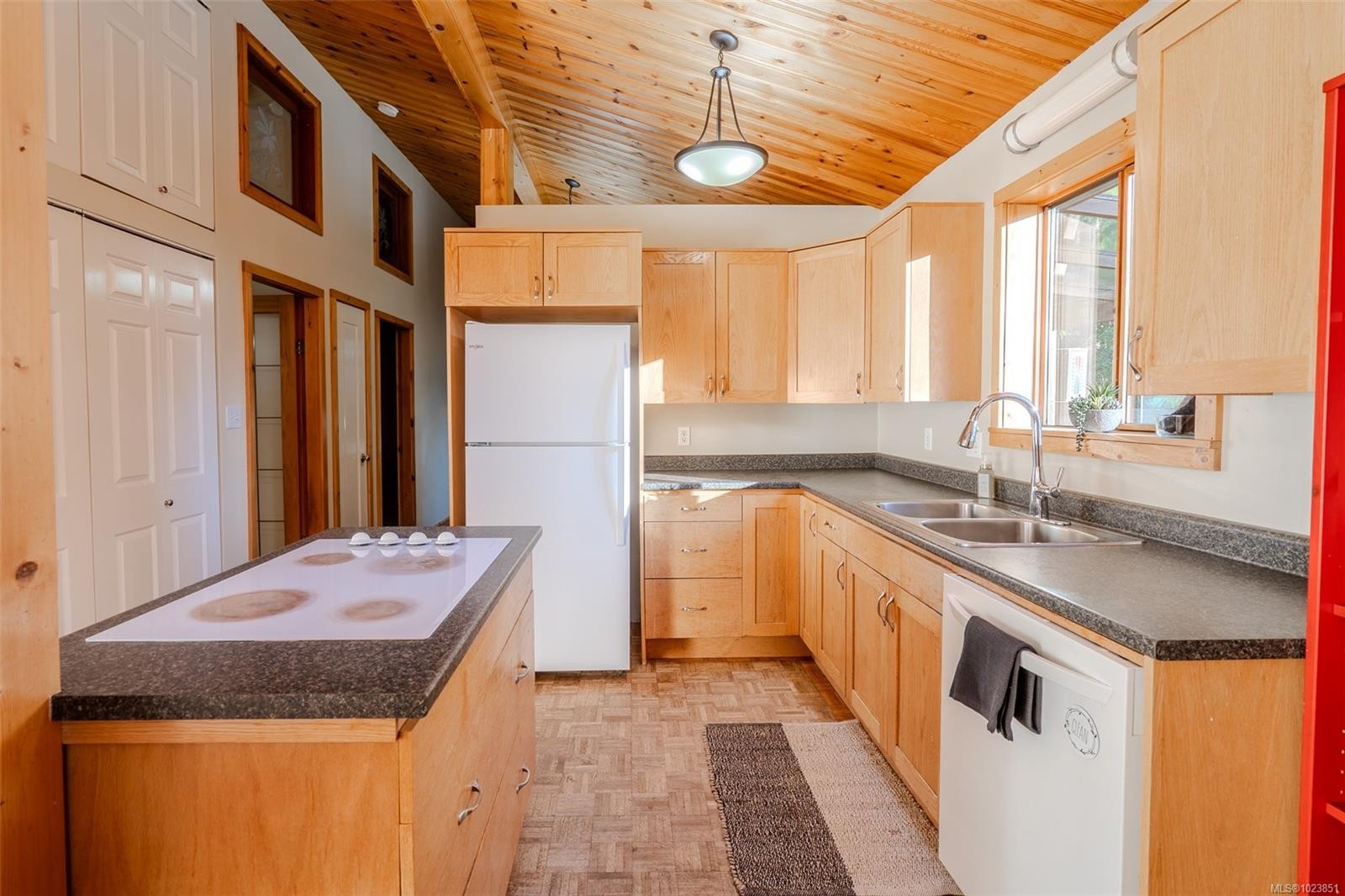 121 Thomas Rd, Salt Spring, BC