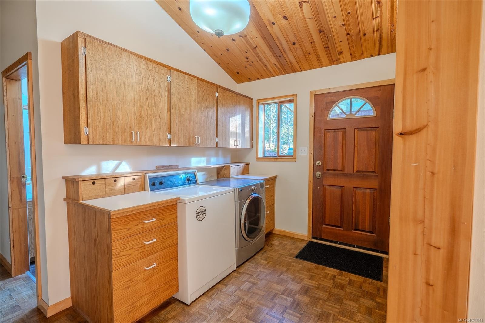 121 Thomas Rd, Salt Spring, BC