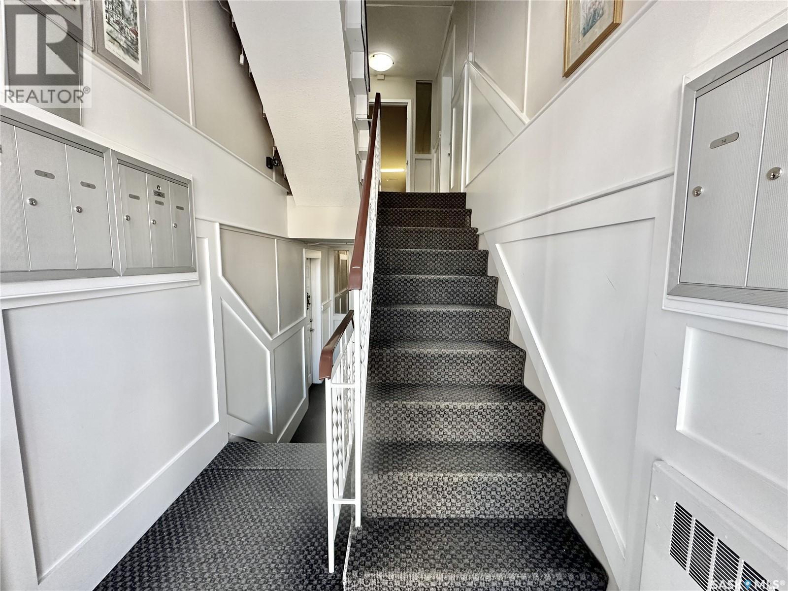 2060 Lorne Street, Regina, SK - Indoor Photo Showing Other Room