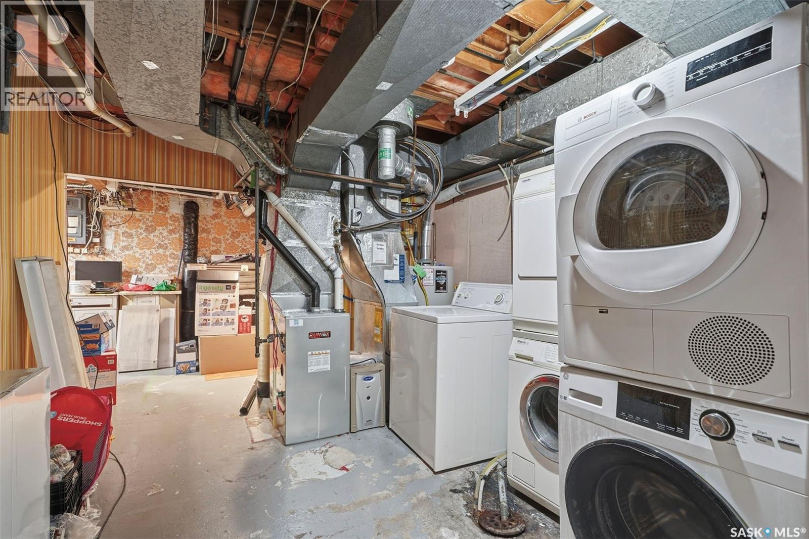 3020 14Th Street E, Saskatoon, SK - Indoor Photo Showing Laundry Room