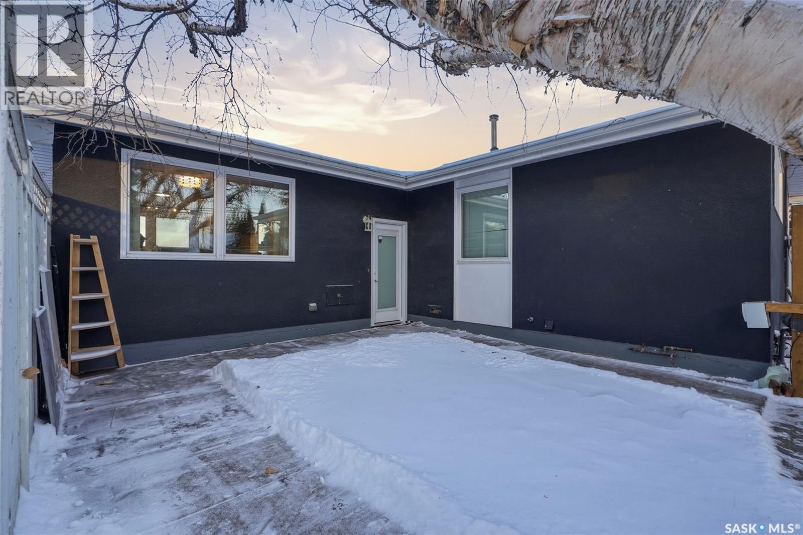 3020 14Th Street E, Saskatoon, SK - Outdoor