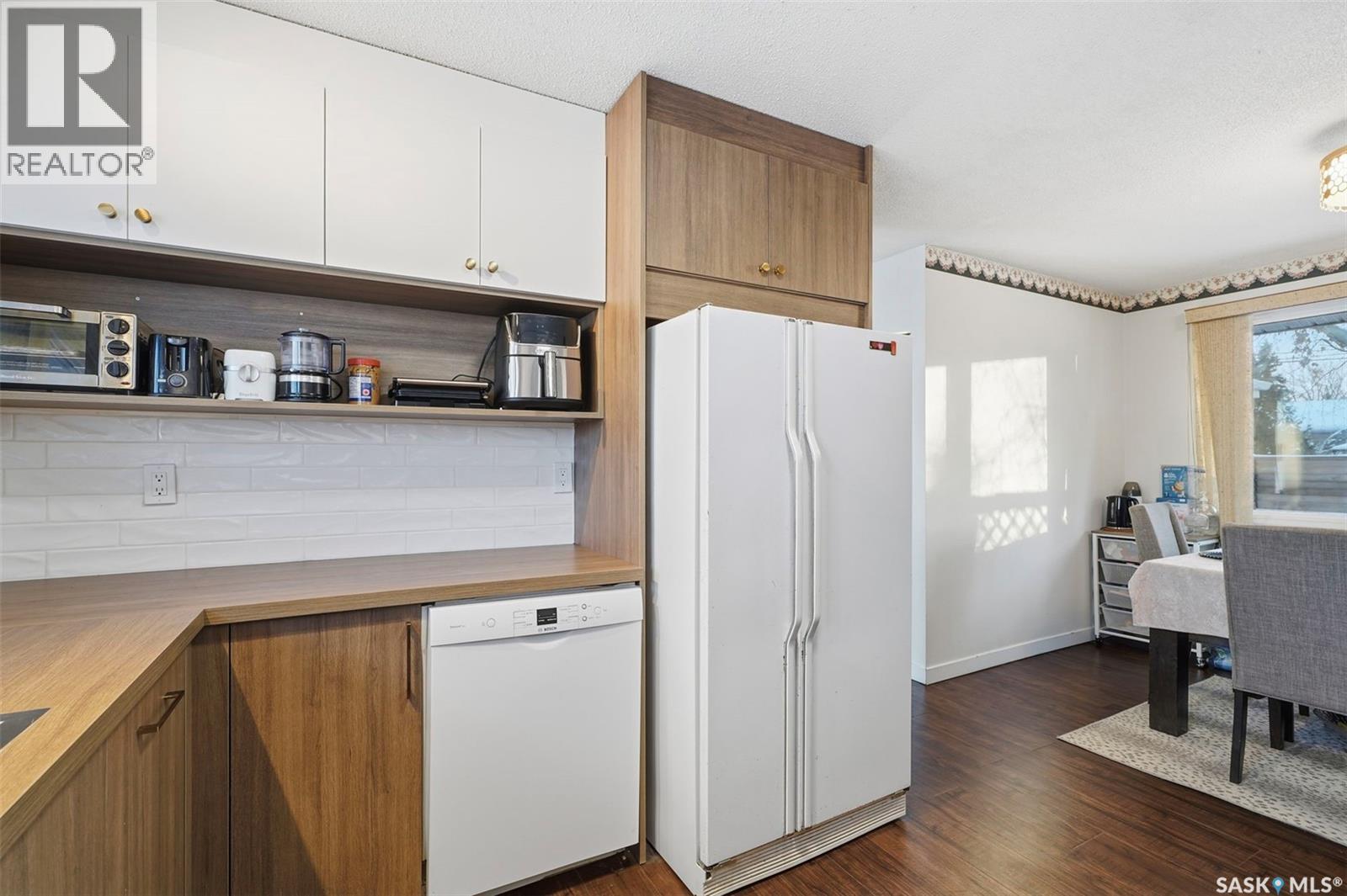 3020 14Th Street E, Saskatoon, SK - Indoor Photo Showing Kitchen