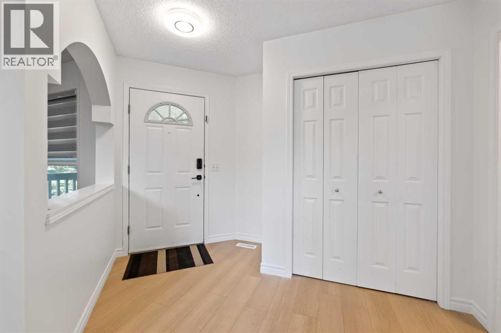 Interior Enterance - 7 Country Hills Park Nw, Calgary, AB - Indoor Photo Showing Other Room