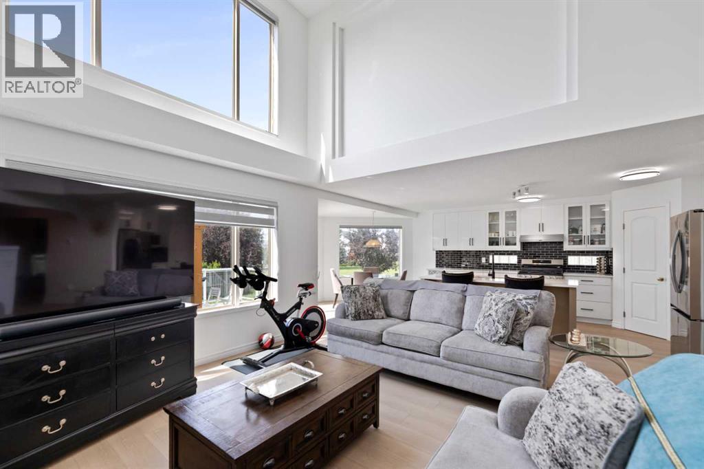 Living Room - 7 Country Hills Park Nw, Calgary, AB - Indoor Photo Showing Living Room