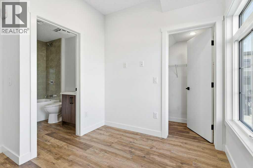 102, 156 Park Street, Cochrane, AB - Indoor