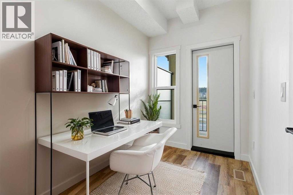 102, 156 Park Street, Cochrane, AB - Indoor Photo Showing Office