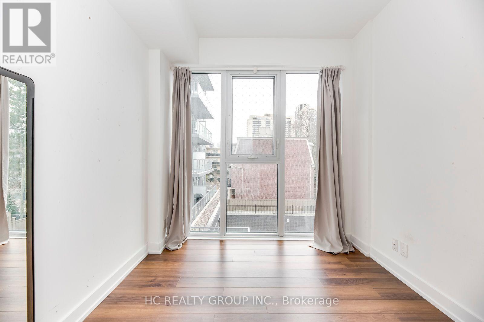 302 - 6 Parkwood Avenue, Toronto, ON - Indoor Photo Showing Other Room