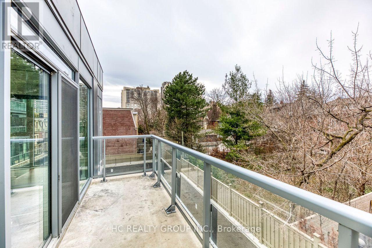 302 - 6 Parkwood Avenue, Toronto, ON - Outdoor With Balcony With Exterior