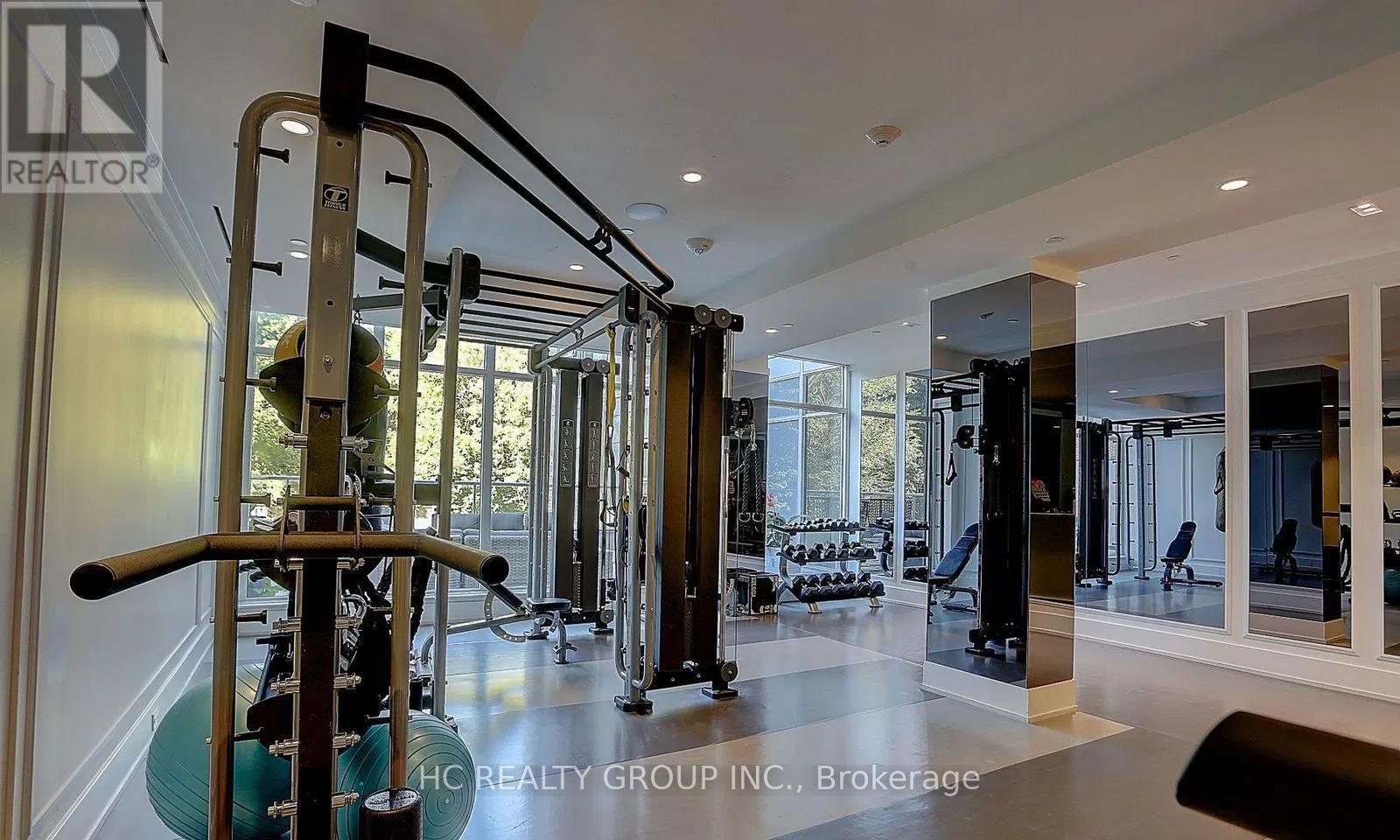 302 - 6 Parkwood Avenue, Toronto, ON - Indoor Photo Showing Gym Room