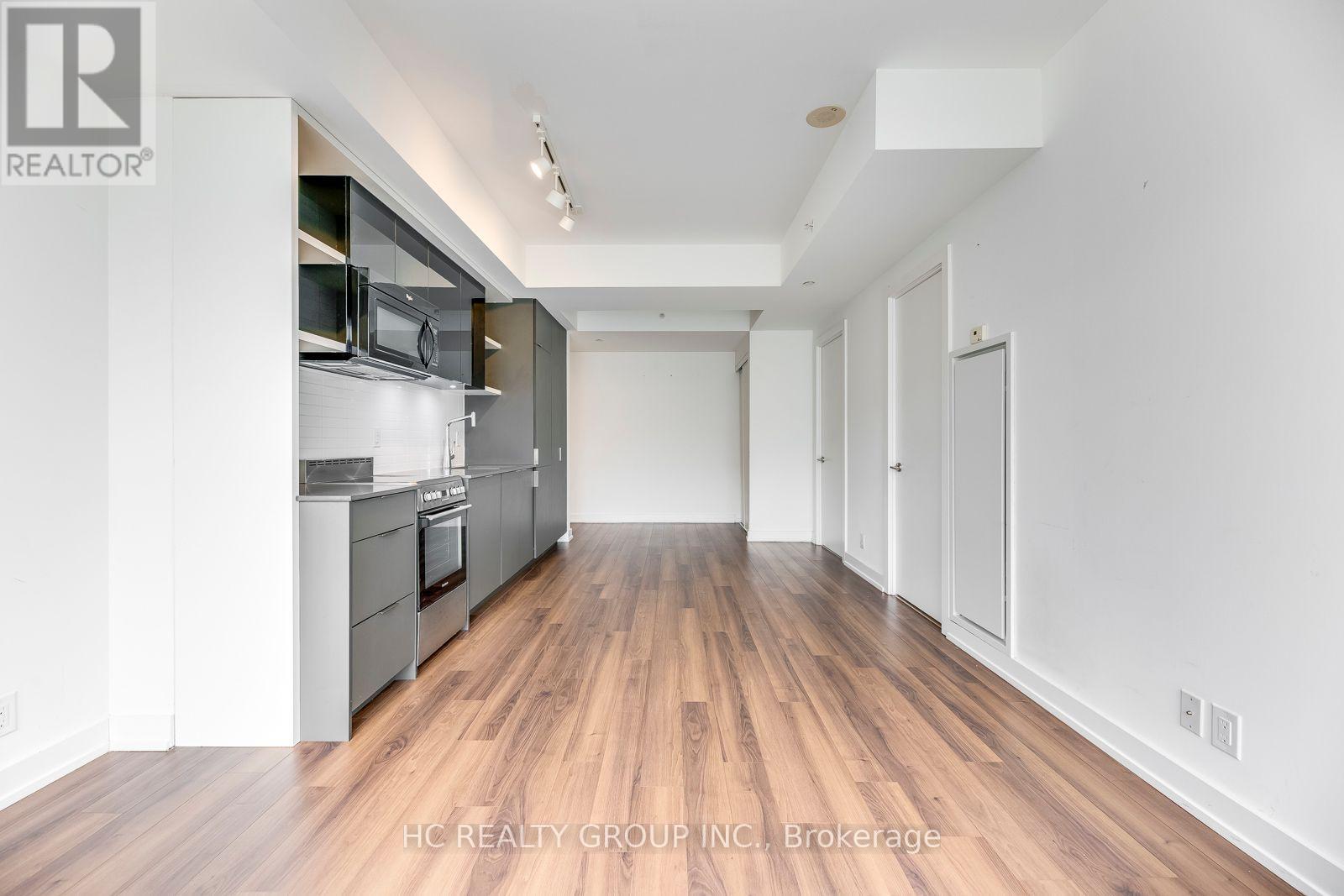 302 - 6 Parkwood Avenue, Toronto, ON - Indoor Photo Showing Kitchen