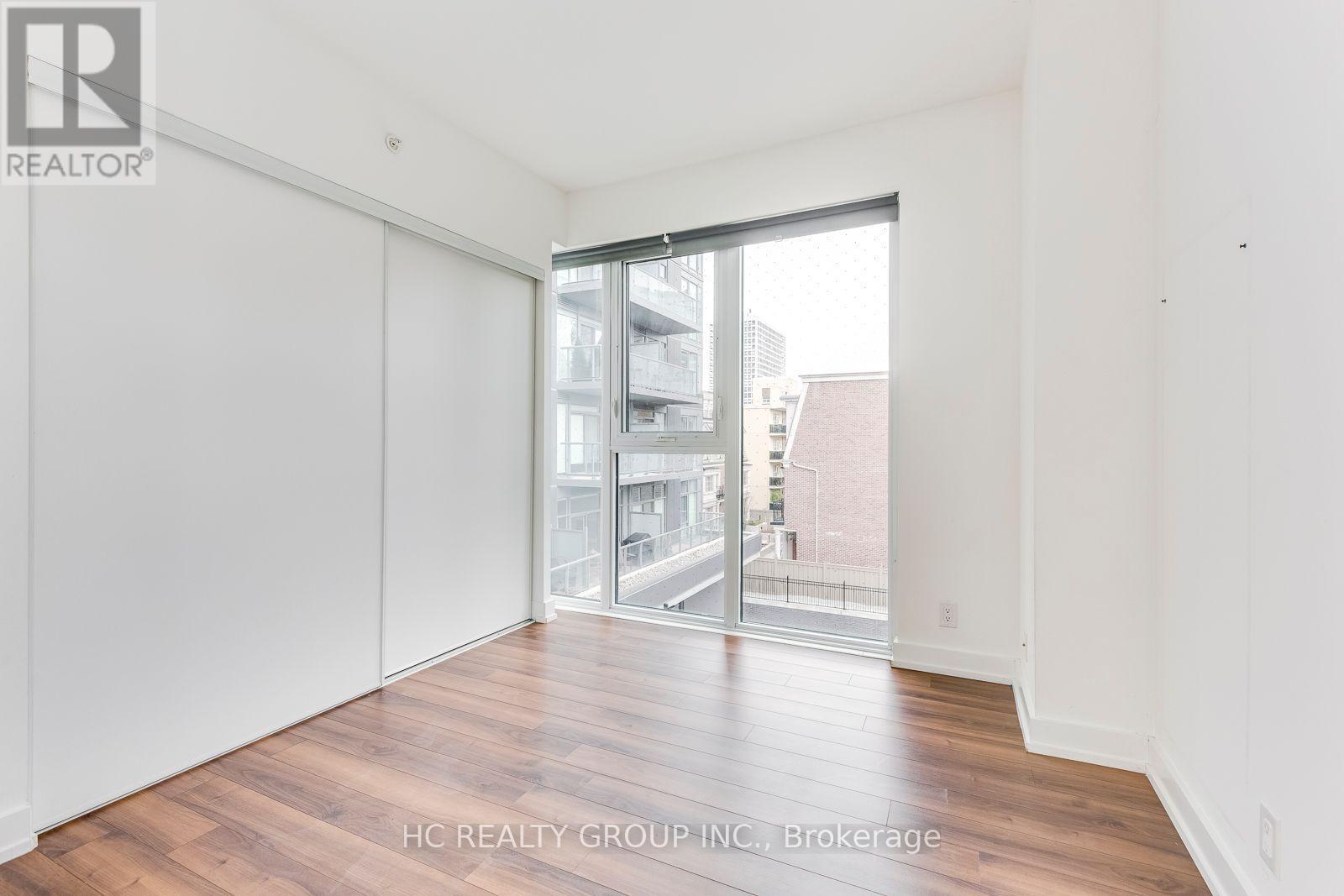 302 - 6 Parkwood Avenue, Toronto, ON - Indoor Photo Showing Other Room