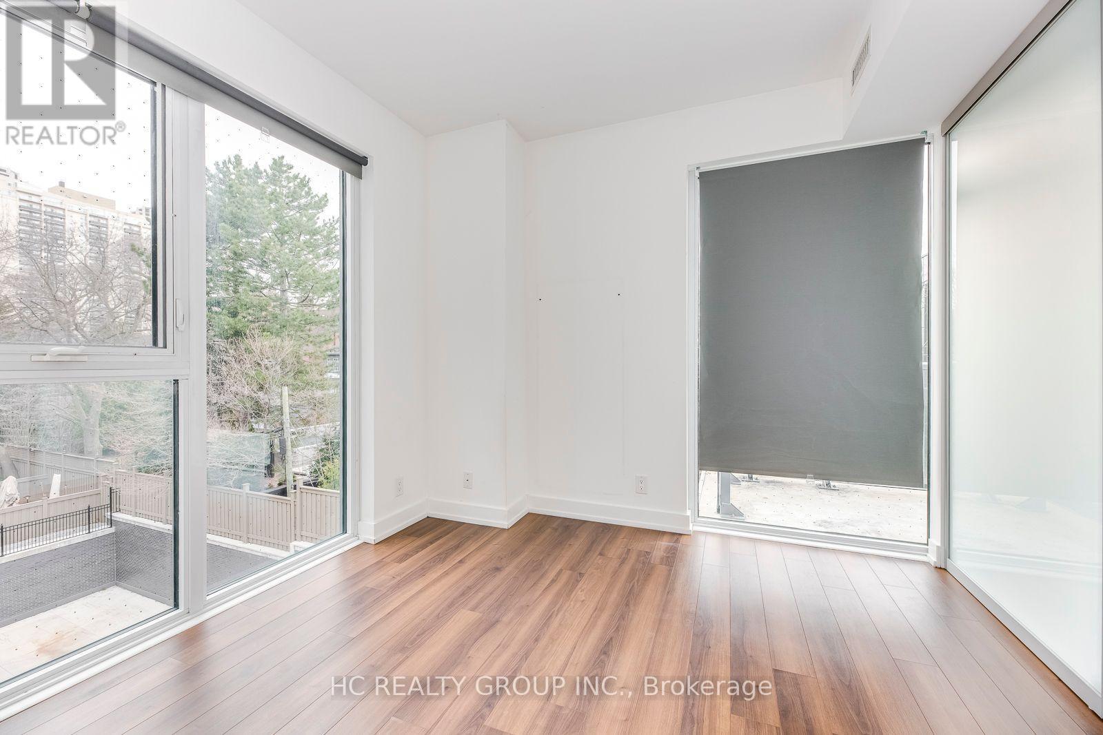 302 - 6 Parkwood Avenue, Toronto, ON - Indoor Photo Showing Other Room
