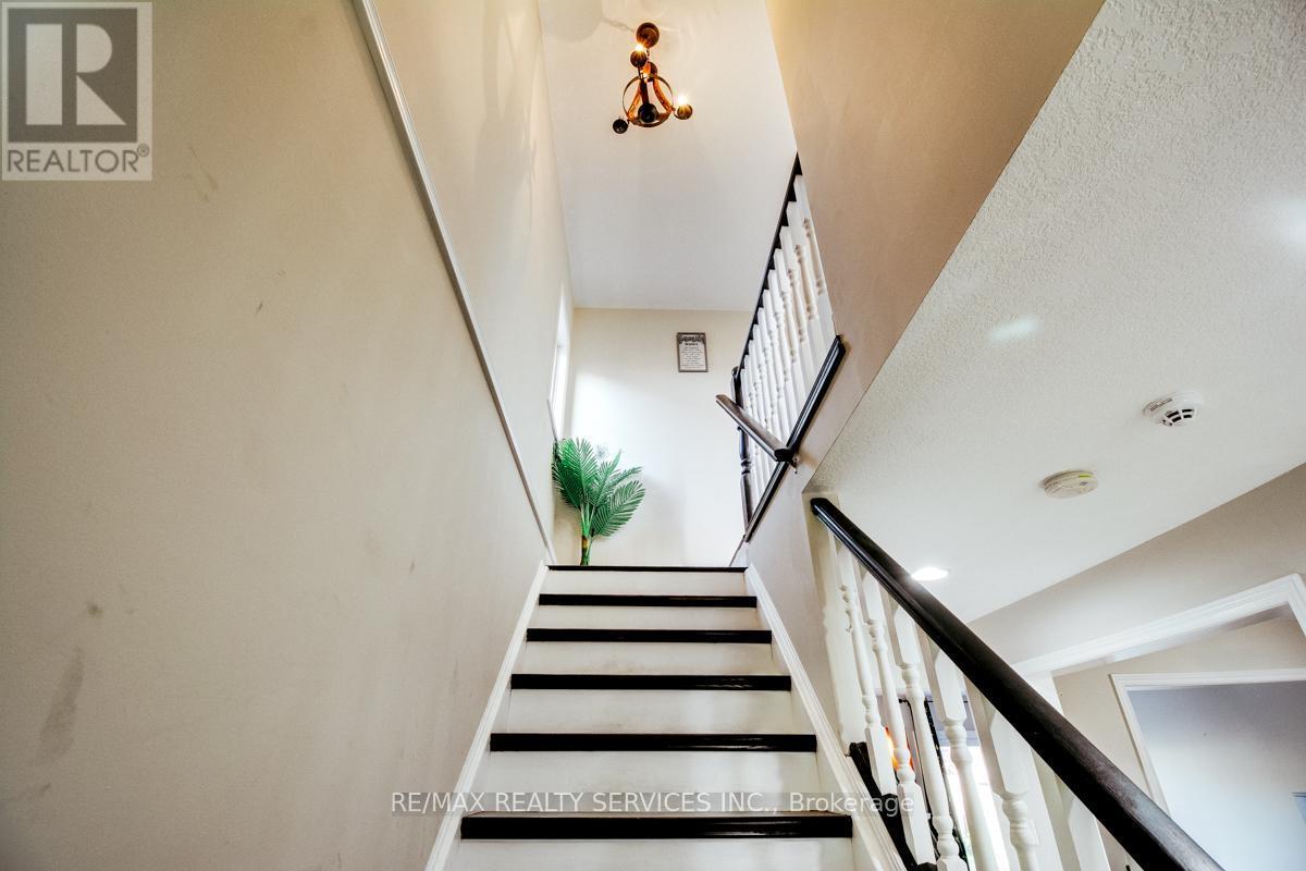 21 Faith Boulevard, St. Thomas, ON - Indoor Photo Showing Other Room