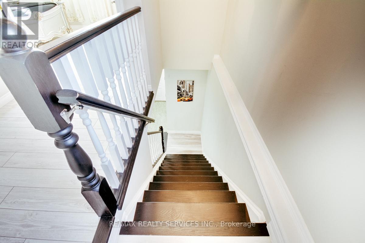 21 Faith Boulevard, St. Thomas, ON - Indoor Photo Showing Other Room