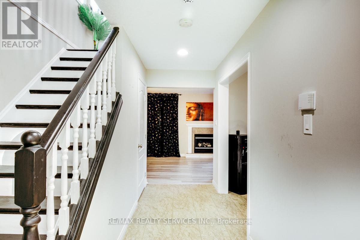 21 Faith Boulevard, St. Thomas, ON - Indoor Photo Showing Other Room