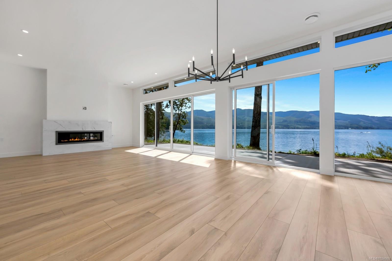 8394 Sa-Seen-Os Rd, Youbou, BC