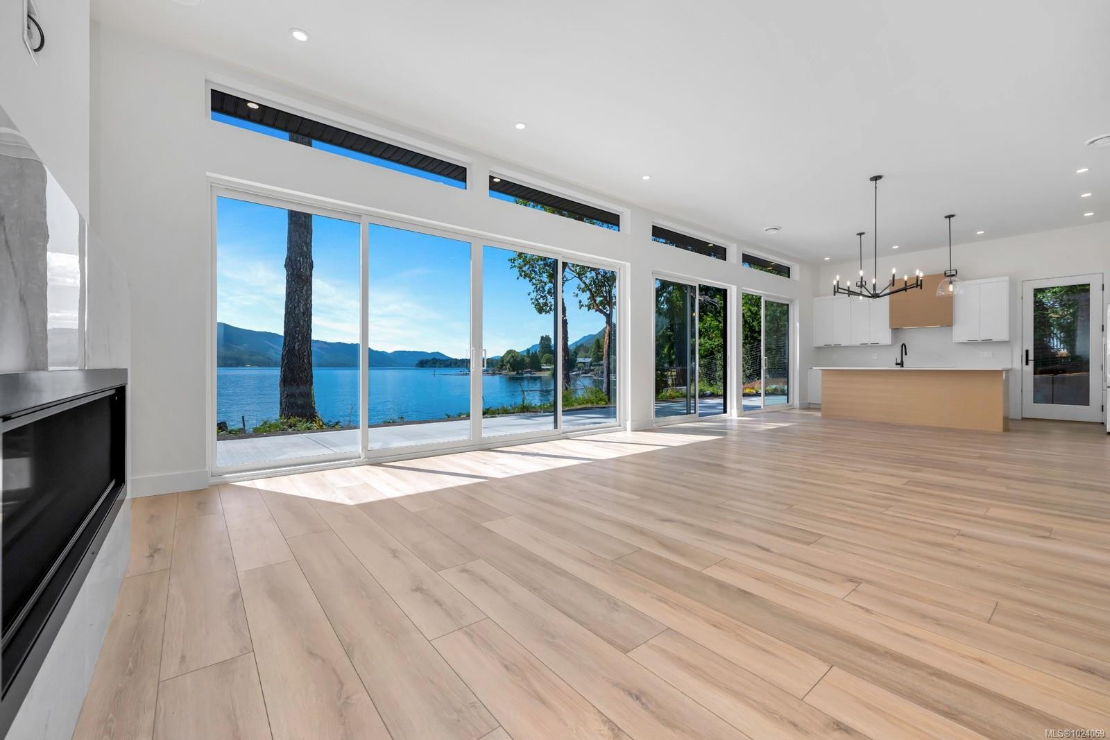 8394 Sa-Seen-Os Rd, Youbou, BC