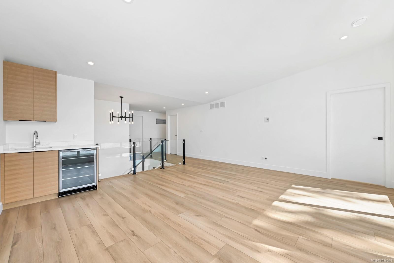 8394 Sa-Seen-Os Rd, Youbou, BC