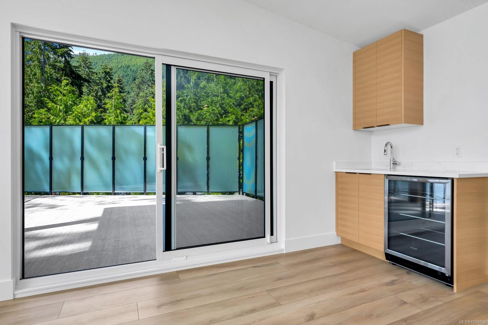 8394 Sa-Seen-Os Rd, Youbou, BC