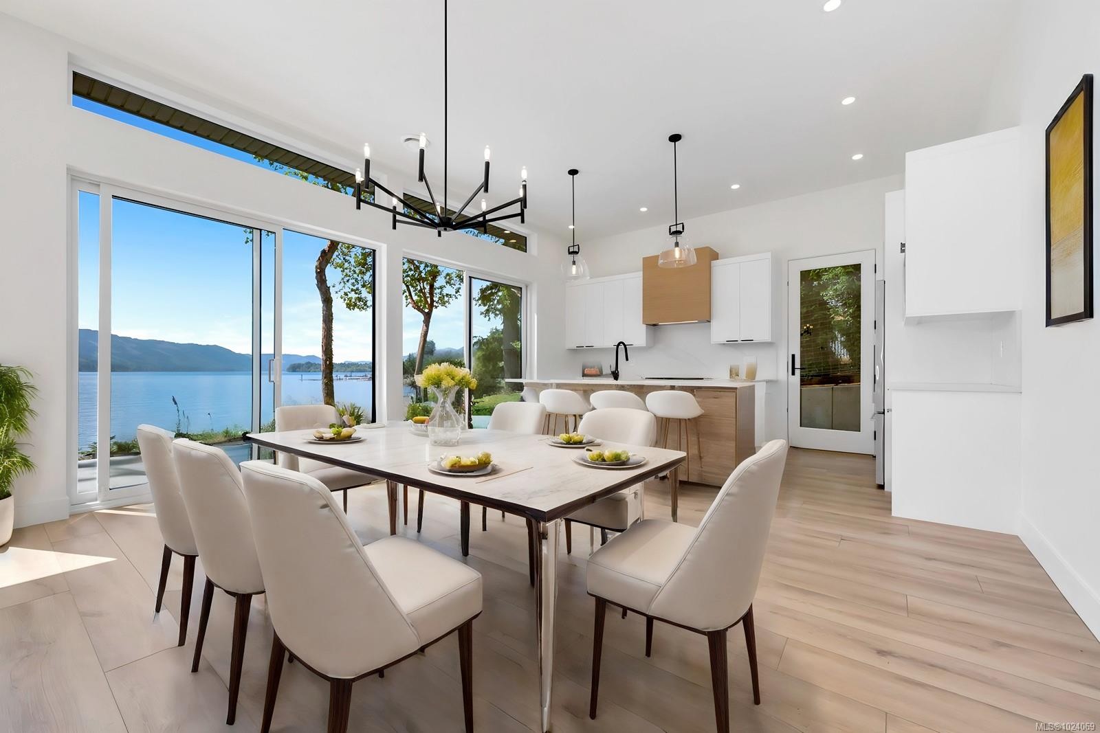 8394 Sa-Seen-Os Rd, Youbou, BC