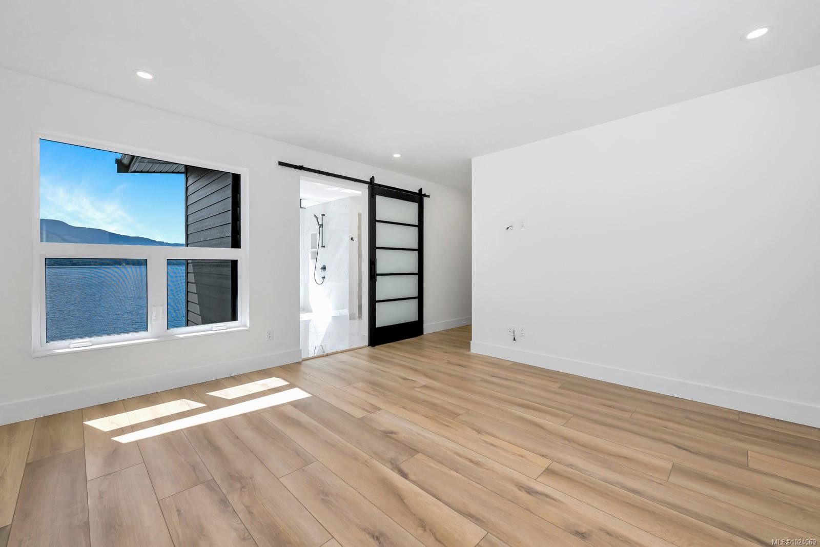 8394 Sa-Seen-Os Rd, Youbou, BC