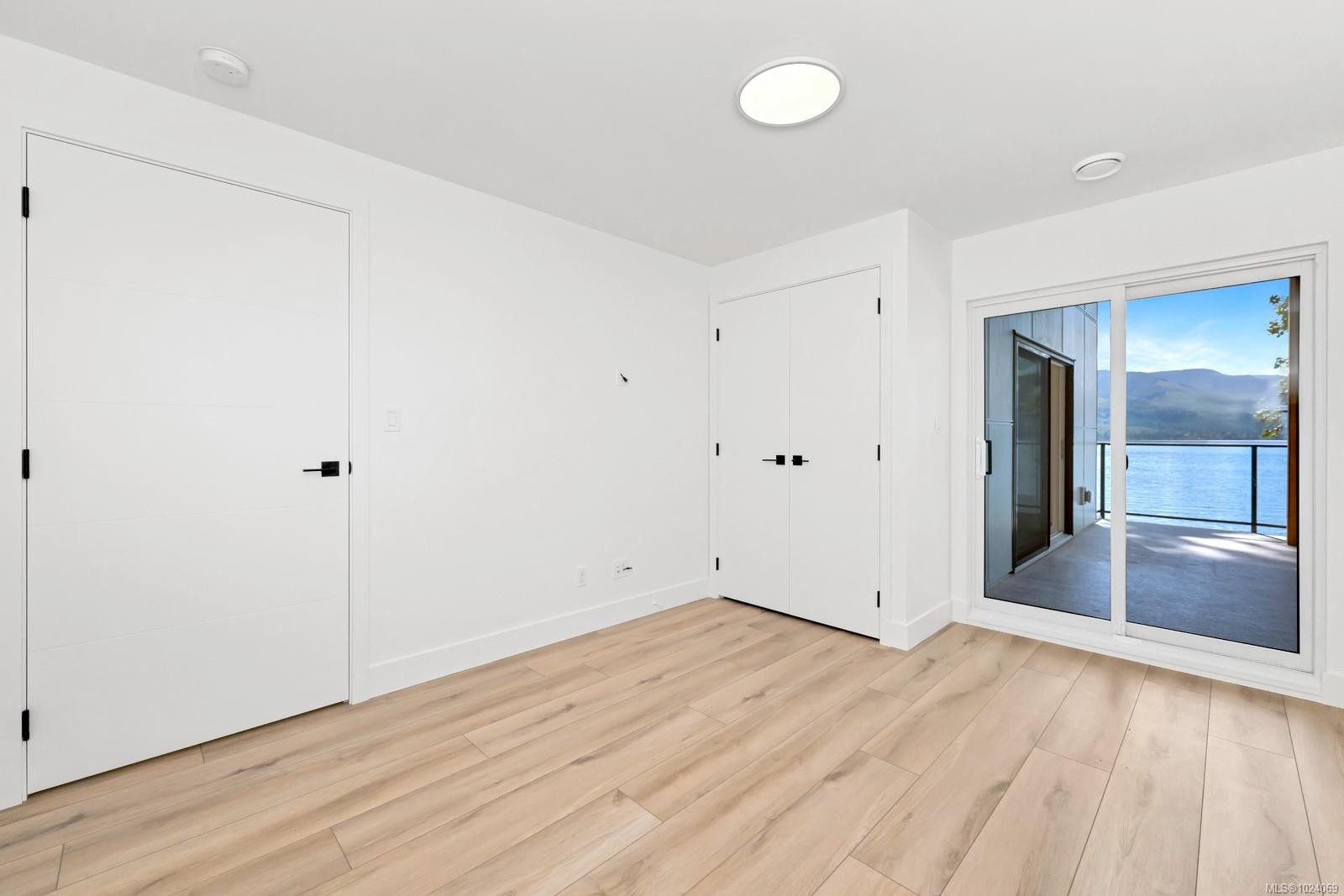 8394 Sa-Seen-Os Rd, Youbou, BC