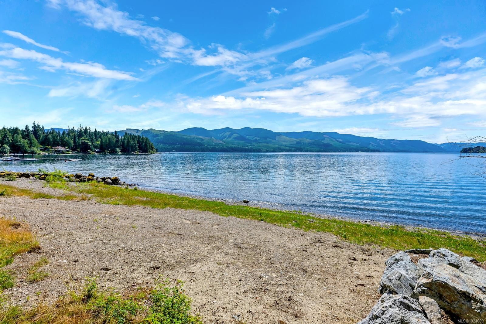 8394 Sa-Seen-Os Rd, Youbou, BC