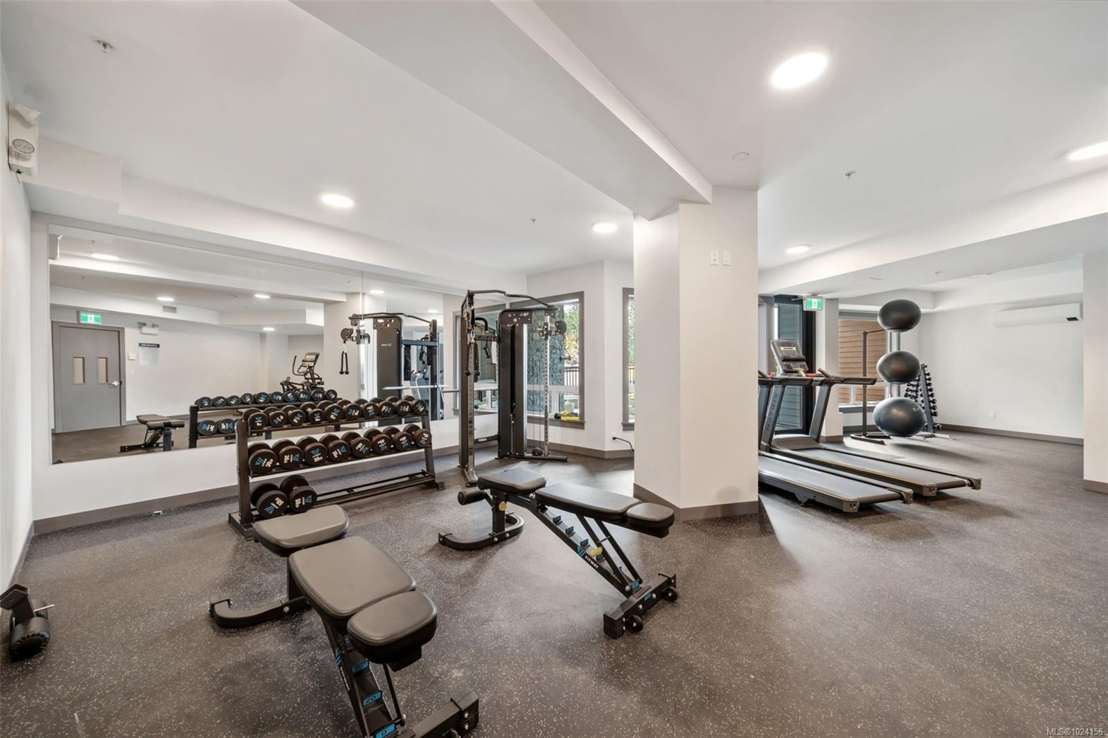 111-1810 Selenite Pl, Langford, BC - Indoor Photo Showing Gym Room