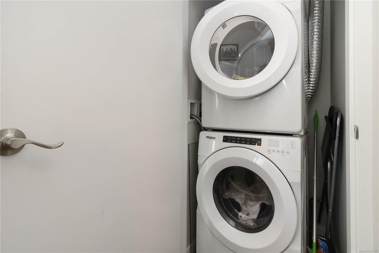 602-868 Orono Ave, Langford, BC - Indoor Photo Showing Laundry Room