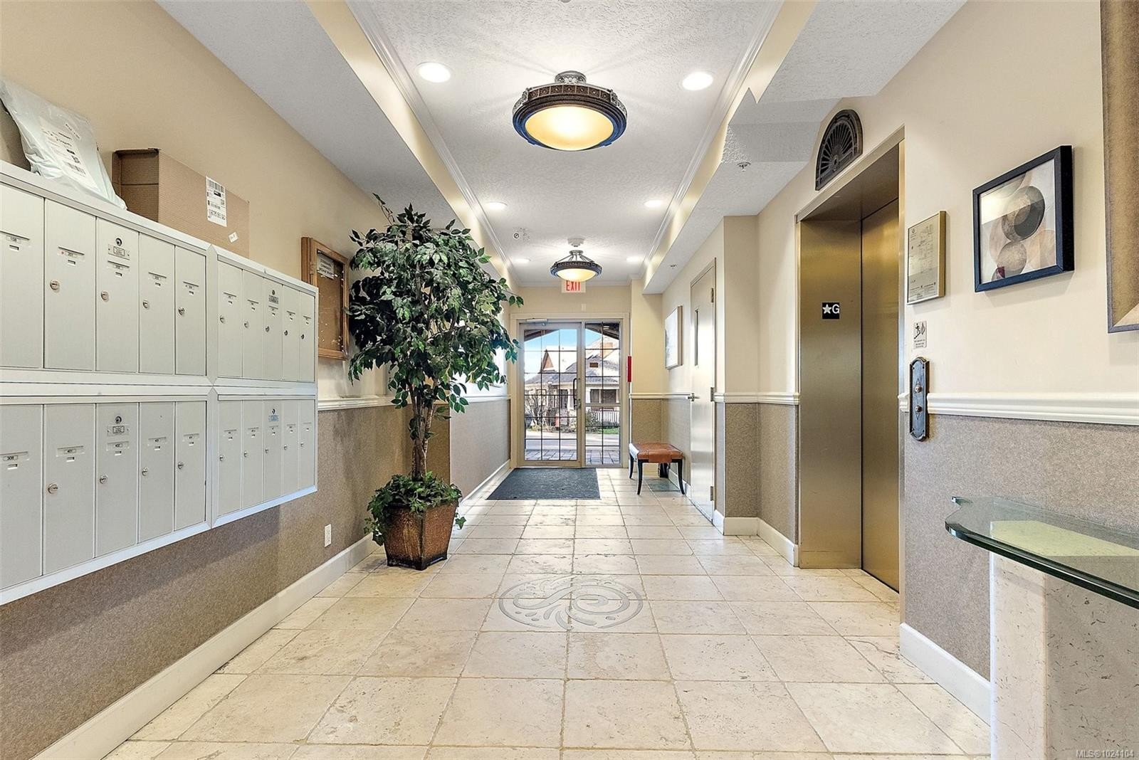 407-2006 Troon Crt, Langford, BC - Indoor Photo Showing Other Room