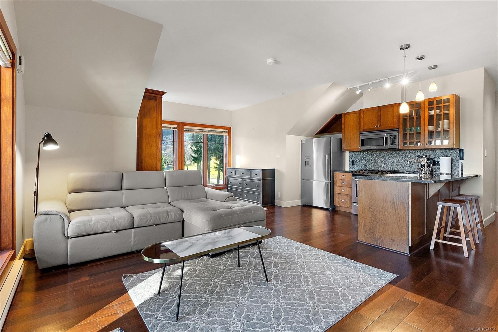 407-2006 Troon Crt, Langford, BC - Indoor