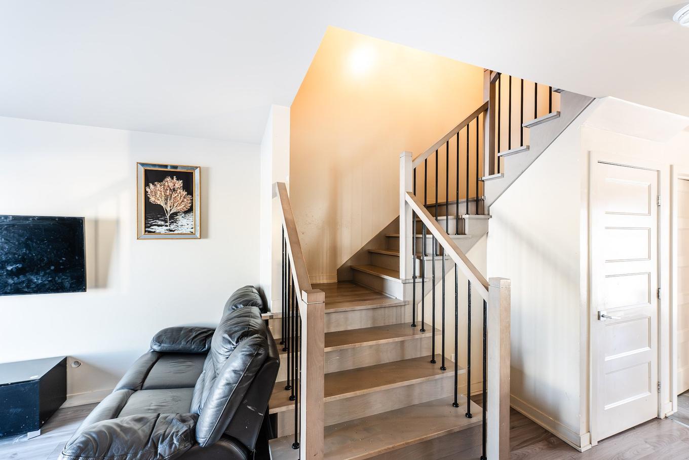 Living room - 1414 Rue Du Souvenir, Saint-Eustache, QC - Indoor Photo Showing Other Room