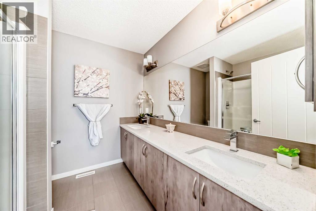 309 Nolanlake Villas Nw, Calgary, AB - Indoor Photo Showing Bathroom