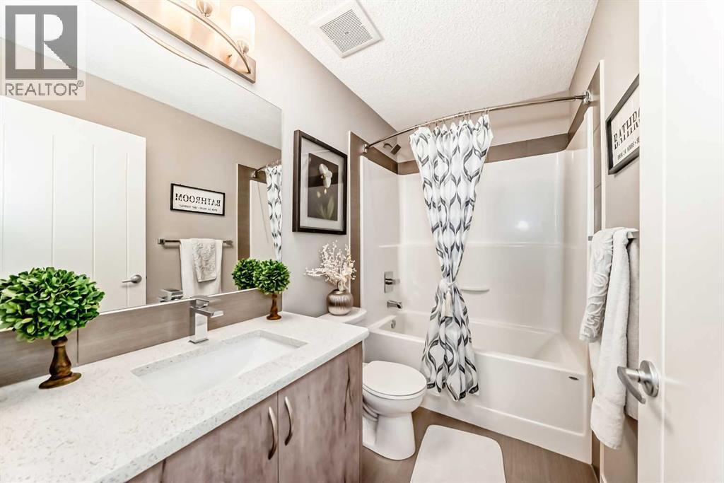 309 Nolanlake Villas Nw, Calgary, AB - Indoor Photo Showing Bathroom
