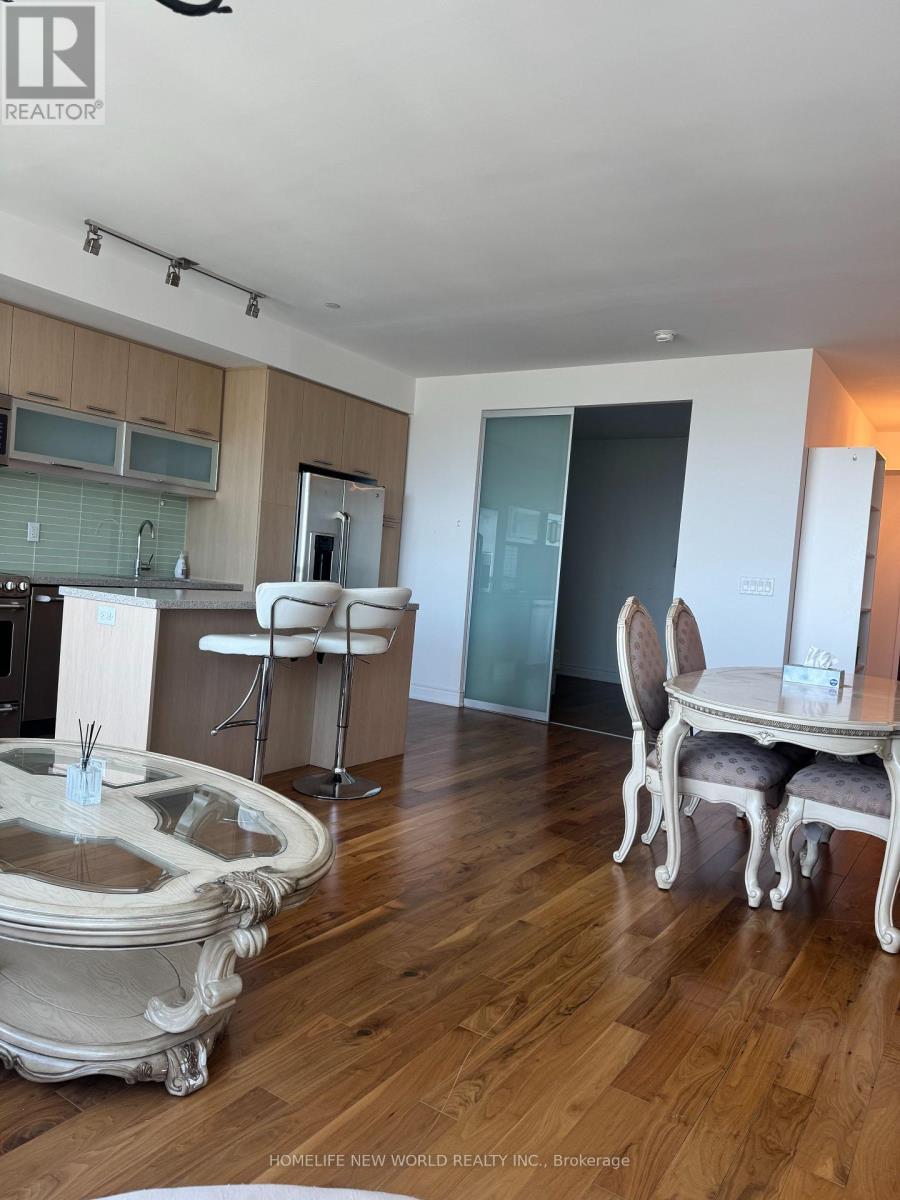 7505 - 388 Yonge Street, Toronto, ON - Indoor