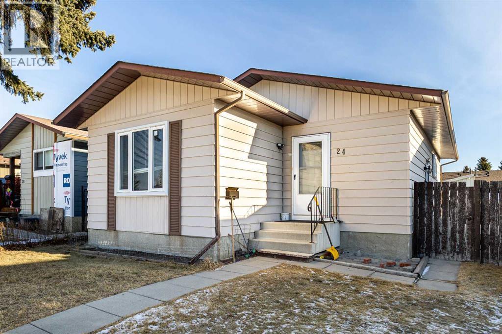 24 Bedford Road Ne, Calgary, AB - Outdoor