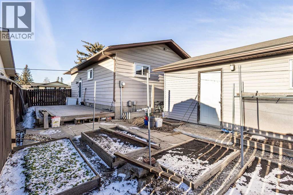 24 Bedford Road Ne, Calgary, AB - Outdoor With Deck Patio Veranda With Exterior