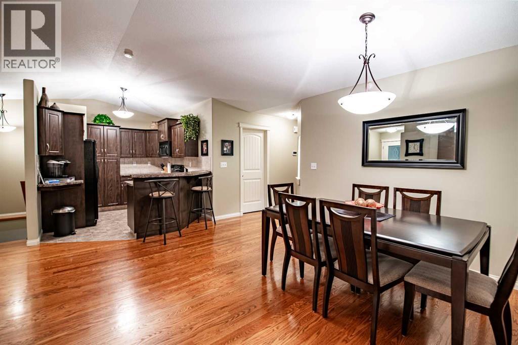 261 Jenner Crescent, Red Deer, AB - Indoor Photo Showing Dining Room