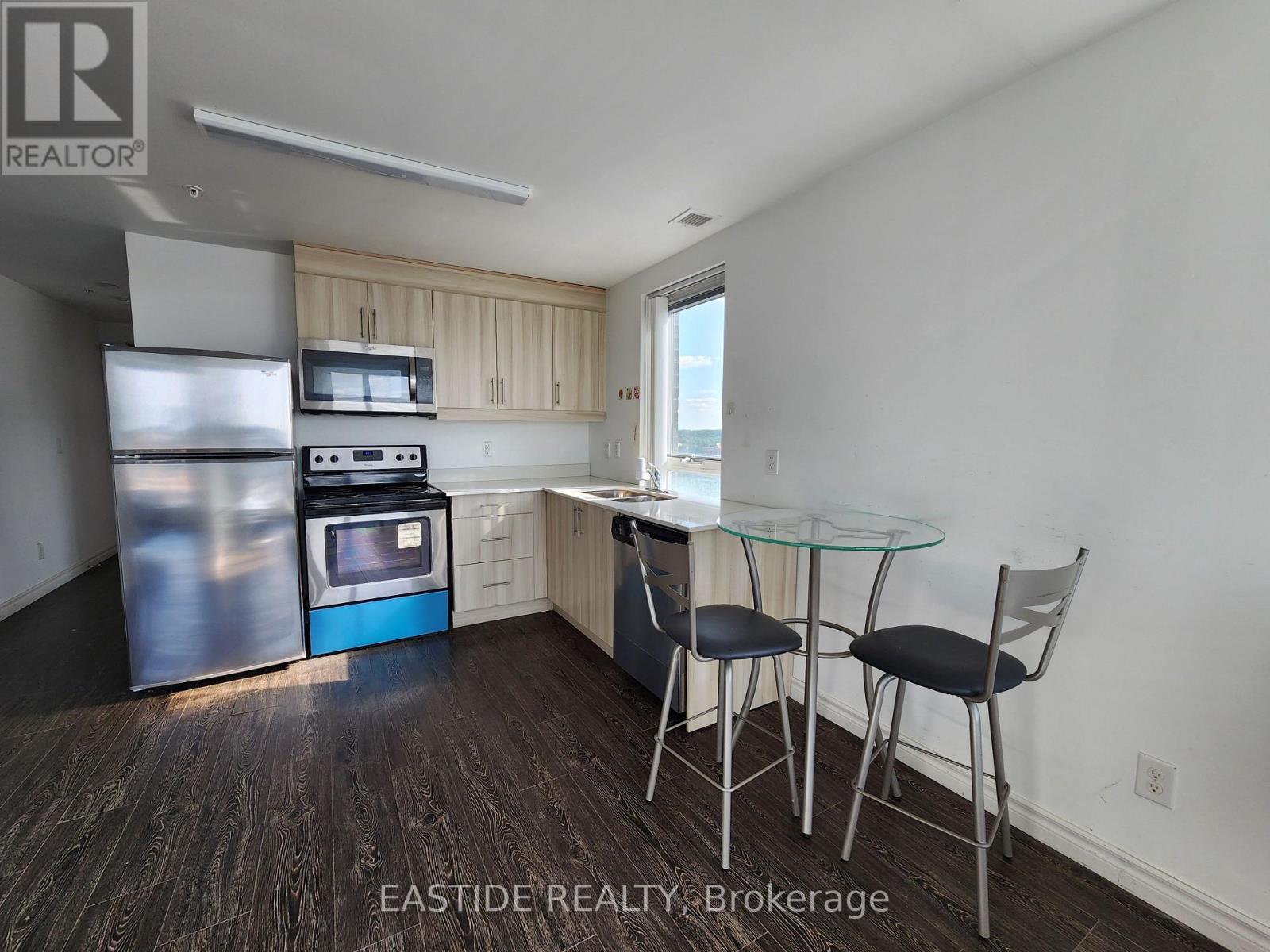 1805 - 158 King Street N, Waterloo, ON - Indoor Photo Showing Kitchen With Stainless Steel Kitchen With Double Sink