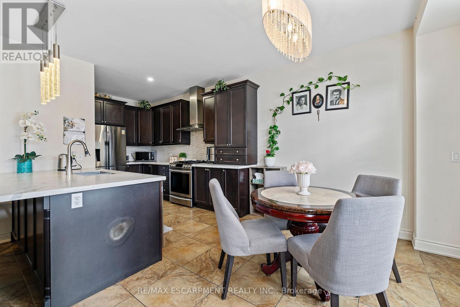 114 Chaumont Drive, Hamilton, ON - Indoor Photo Showing Dining Room